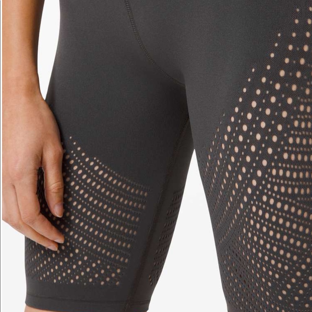NWT Lululemon Reveal High Rise Short Digi Rain - Picture 12 of 13